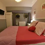Peniche Amboise Flottante Centre 船屋 *
