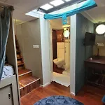 Peniche Amboise Flottante Centre Πλωτό κατάλυμα *